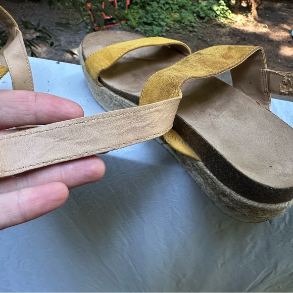 BIG BUDDHA Yellow Suede Faux Leather Espadrille Sandals Cork Platform Size 8 - Picture 10 of 13